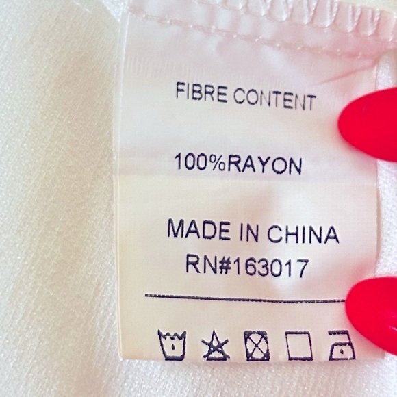 Princess Polly white oversized button down rayon shirt size 6 - Picture 9 of 9